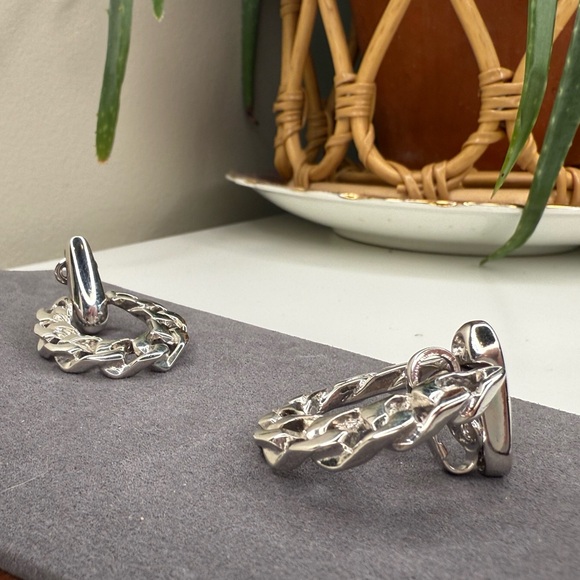 Vintage Crown Trifari Silver-Tone Chain Link Hoop Clip-On Earrings Style 3048 - Picture 5 of 9